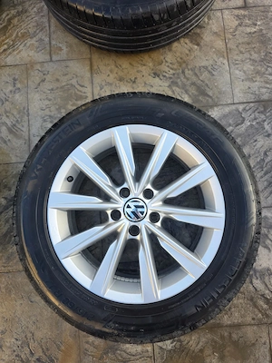 Vând set de 4 roti Tiguan, cu următoarele specificații: - imagine 4