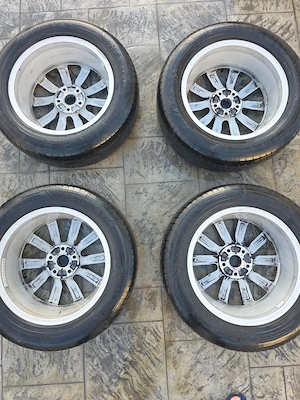 Vând set de 4 roti Tiguan, cu următoarele specificații: - imagine 2