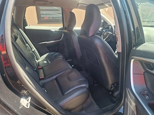 Volvo XC60 D5 AWD - imagine 2