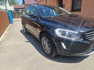 Volvo XC60 D5 AWD - imagine 5