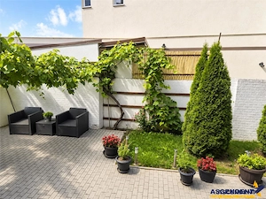 Studio, in vila cu tereasa in curte, aria Grivitei, Brasov