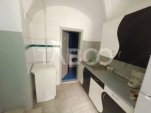 Apartament la casa 3 camere 70 mpu utili in apropiere de Piata Cibin - imagine 8