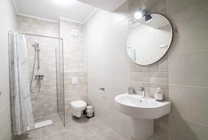 Ap 3 camere cu 3 bai, intrare Mamaia Sat Vacanta - imagine 3