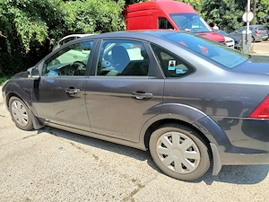 Ford Focus 1.6 benzina - imagine 2