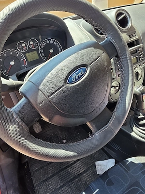 De vinzare Ford Fiesta - imagine 4