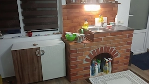 Vând casă în comuna Borca, Neamț, curent trifazic, apă trasă, șură de lemne. 75000 euro negociabil.  - imagine 3