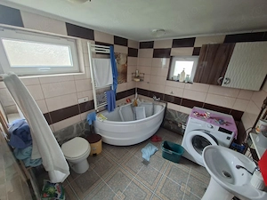 Vând casă în comuna Borca, Neamț, curent trifazic, apă trasă, șură de lemne. 75000 euro negociabil.  - imagine 4