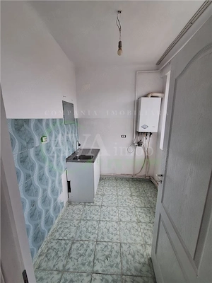 Apartament 2 camere decomandat zona Central - imagine 5