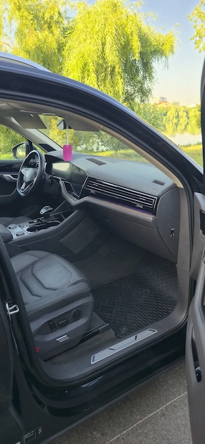 Vw touareg 2022 3.0 tfsi e-hybrid 380cp - dynaudio - suspensie electronica - imagine 4
