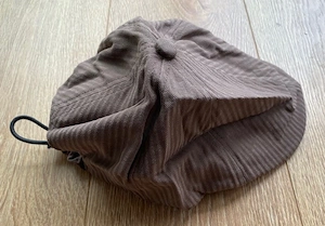 Șapcă tip newsboy gavroche maro, M (56 58 cm), nouă, elastic la spate