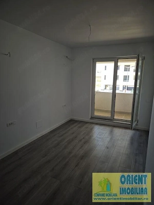 Tomis Plus, 2 camere de vanzare, etaj 1, decomandat - imagine 2
