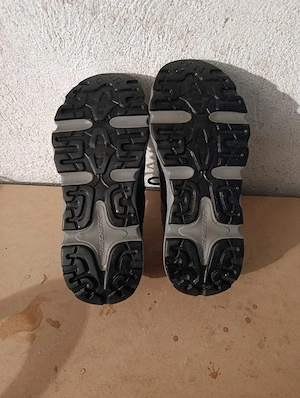 adidași bărbați NR 42 ( nu trimit prin curier )