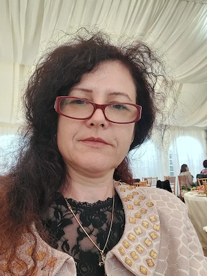 Ofer meditații la clasele l-lV(am o vechime în învățământ de 30 ani)