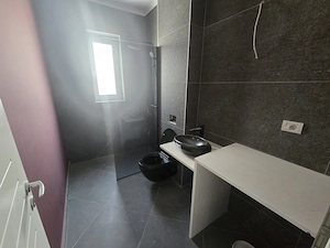 Nou. Zona Braytim. Etaj 1. Compartimentare excelenta. Terasa. La cheie. - imagine 10