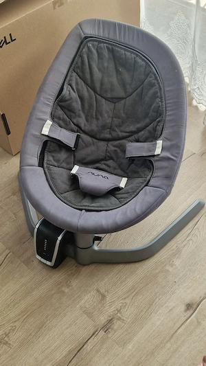 Vand Nuna Leaf + dispozitiv Wind (ambele au cutie, accesorii)
