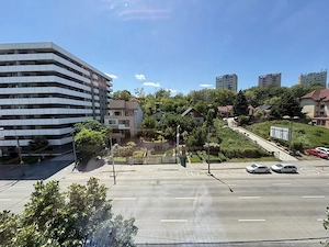 Apartament 2 camere semidecomandat/nemobilat - zona Fratii Golesti