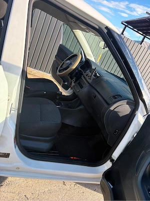 Skoda Fabia 2011 1.2 Diesel !!! 2390  Negociabil !!! - imagine 4