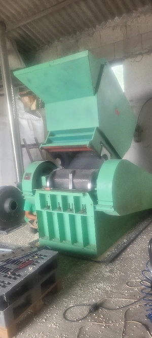 vindem moara tocat mase plastice