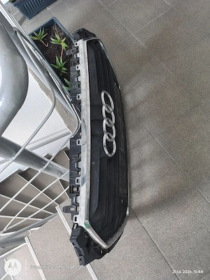 Grila radiator Audi A4 B9 (2015-2020) cu orificii senzori - imagine 2