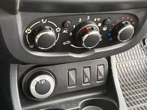 Dacia Duster 1.5 dCi 4x4 Ambiance - imagine 10