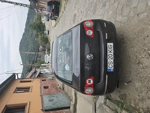 Vând Pasat an 2005 motor 2l benzinar,stare perfecta de funcționare, prețul 2650euro ușor negociabil - imagine 4