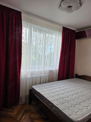 De vanzare apartament cu o camera in zona Soarelui