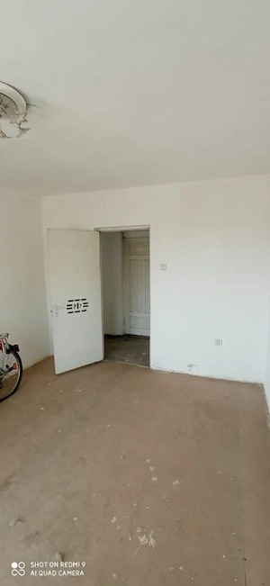 Apartament 4 camere, decomandat, Bals - imagine 3