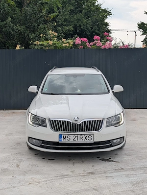 Skoda Superb 2014 - imagine 5