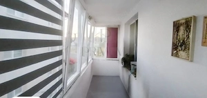 Proprietar vând apartament 3 camere decomandat | Piața Doina | Etaj 3 | Bloc cărămidă | Centrală 