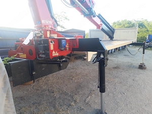 Macara HMF 3000, fabricație 2010, cu telecomandă, 4 stabilizatoare hidraulice și 4 extensii hidrauli - imagine 7