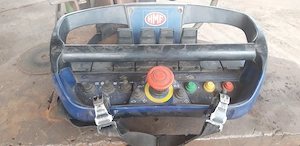Macara HMF 3000, fabricație 2010, cu telecomandă, 4 stabilizatoare hidraulice și 4 extensii hidrauli - imagine 6