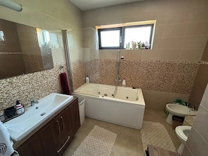 Închiriez casa in Săcălaz ideală pentru firma sau familii ( 180 mp) 8 locuri de parcare - imagine 7