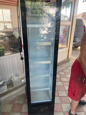 Vand vitrina frigo