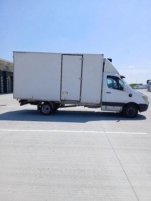 Sprinter de vanzare , s-au schimb cu Camion frigorific de 18 tone - imagine 2
