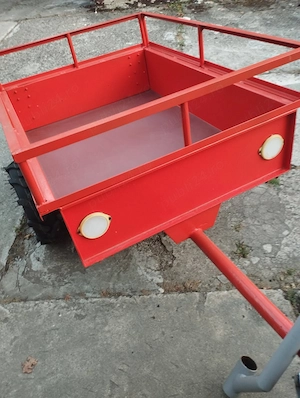 Vand remorca tractoras s-au motocultor stare nou 500 kg  , cauciucuri nou noute 500 8 , pod robust  - imagine 8
