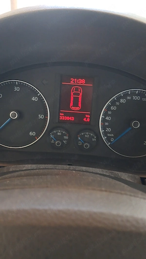 Vând golf 5 1,9 tdi  - imagine 2