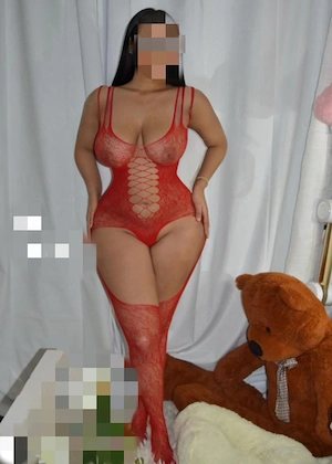 Bruneta sexy poze reale nouă în oraș beszelek magyarul is a kepek valodiak 