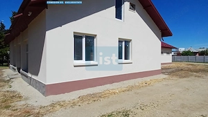 Spațiu comercial generos, la drum principal, localitatea Daia