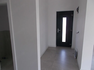 Triplex, P+E, Sacalaz, 3 si 2 dormitoare, living, la cheie, 105 si 86mp, com=0% - imagine 2
