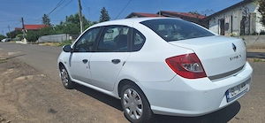 Vand Renault Symbol 2009 motorizare 1.2l Benzina 75cai - imagine 4