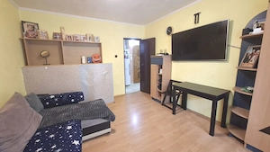 Apartament de 2 camere et.1 zona Piață Razboeni