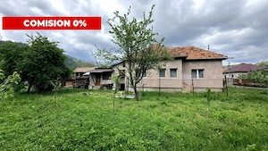 Casa individuala  Leresti la strada principala+ teren 831 mp, utilitati complete