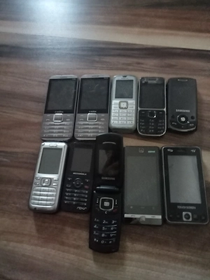 vând telefoane Nokia pentru piese 