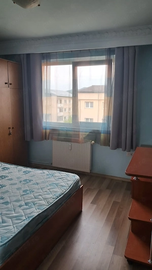 Vand apartament, 2 camere, Rm. Vâlcea, lângă piața Nord - imagine 5