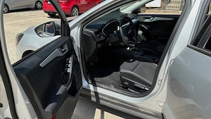 Vând Ford Focus sedan benzină, an 2019, rulaj 75.000 km, Iași - imagine 4