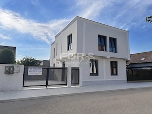 Casa moderna de vanzare zona Dacia, Palat Baroc Oradea