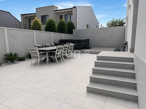 Casa moderna de vanzare/schimb zona Dacia, Palat Baroc Oradea - imagine 3
