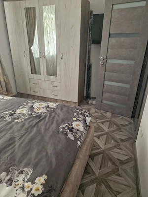 Persoana fizica vand apartament cetate piata cu 2 camere plus balcon la parter.   - imagine 4