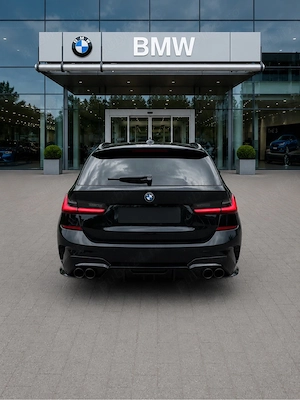 BMW 330e M Hybrid 2022 - imagine 9