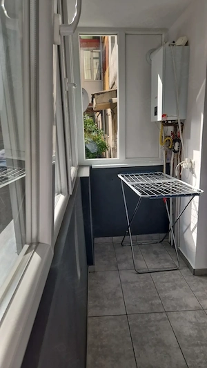 Persoana fizica vand apartament cetate piata cu 2 camere plus balcon la parter.   - imagine 8